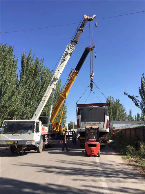 黔江区港口集装箱搬运案例